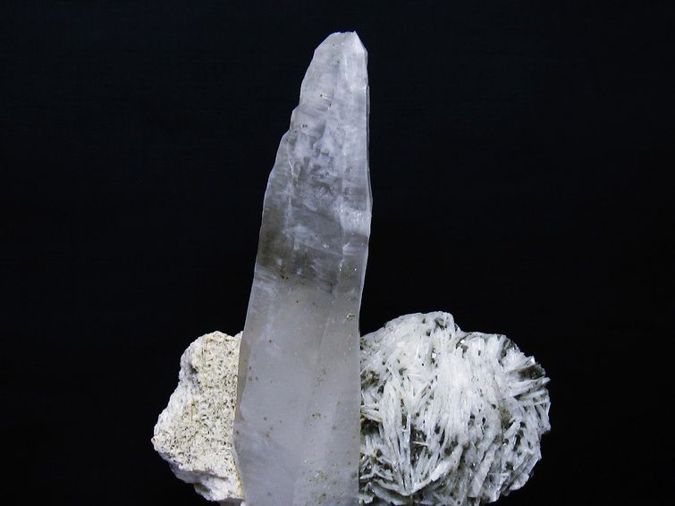 2.4Kg 雲母入り ヒマラヤ水晶 原石 [t501-4332] 3枚目