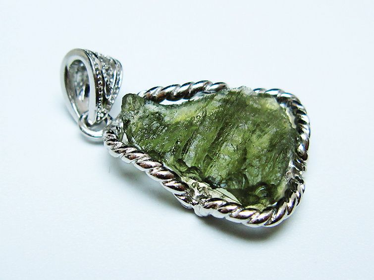 モルダバイト ペンダント [t525-2255]