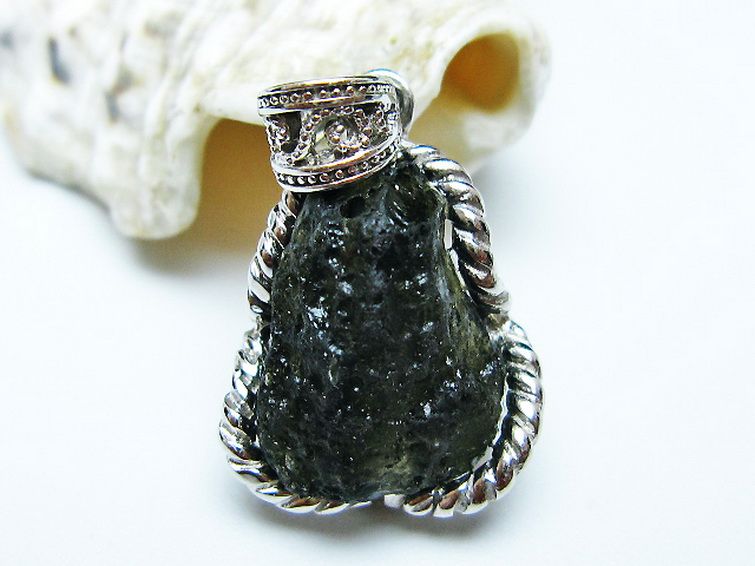 モルダバイト ペンダント [t525-2283] 1枚目