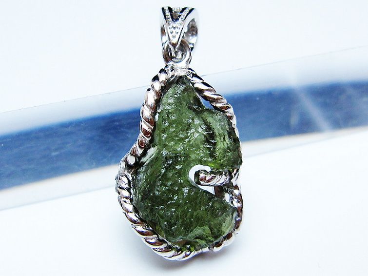 モルダバイト ペンダント [t525-2285] 2枚目