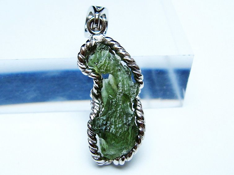 モルダバイト ペンダント [t525-2305] 2枚目