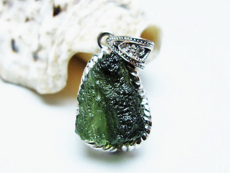 モルダバイト ペンダント [t525-2316]