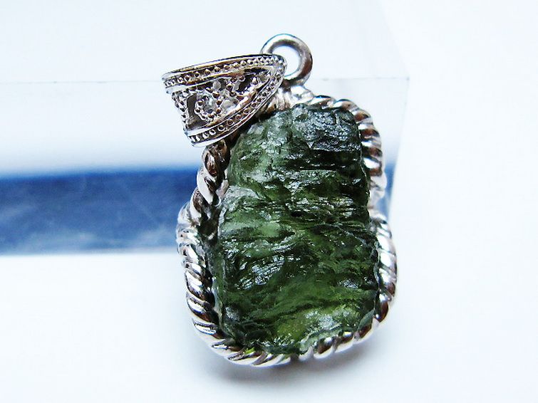 モルダバイト ペンダント [t525-2321] 2枚目