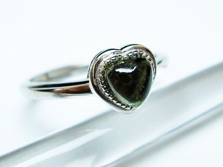 モルダバイト ハート 指輪 (12号)石サイズ約5mm×5mm[T526-1288] 3枚目