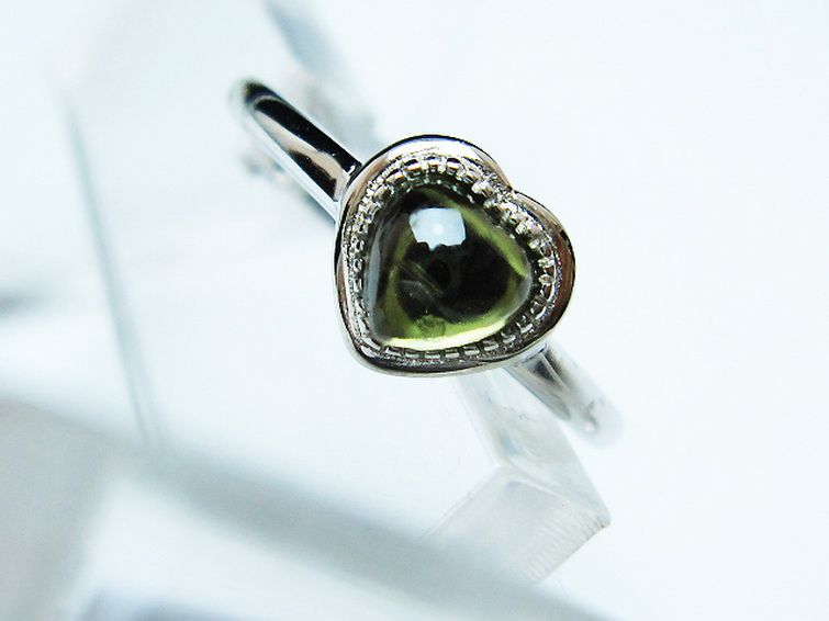 モルダバイト ハート 指輪 (14号)石サイズ約5mm×5mm[T526-1295] 2枚目