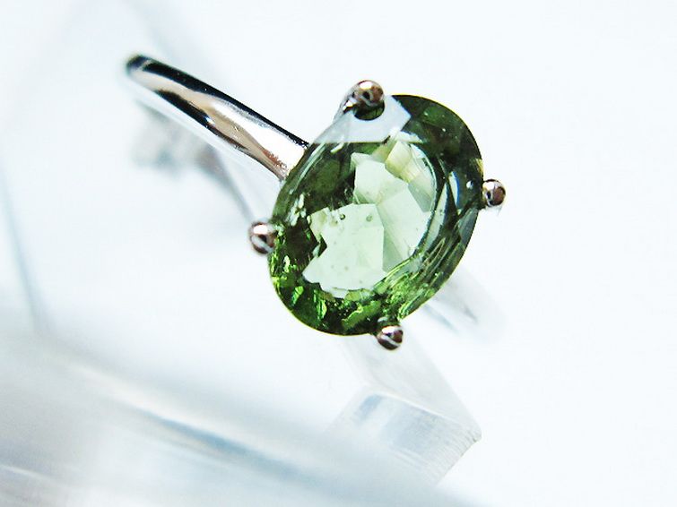 モルダバイト 指輪 (13号)石サイズ約8mm×6mm[T526-1323] 2枚目