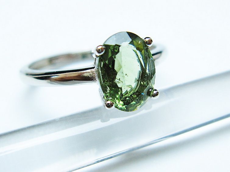 モルダバイト 指輪 (13号)石サイズ約8mm×6mm[T526-1323] 3枚目