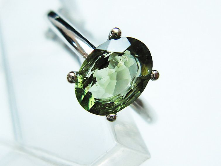 モルダバイト 指輪 (12号)石サイズ約8mm×6mm[t526-1326]