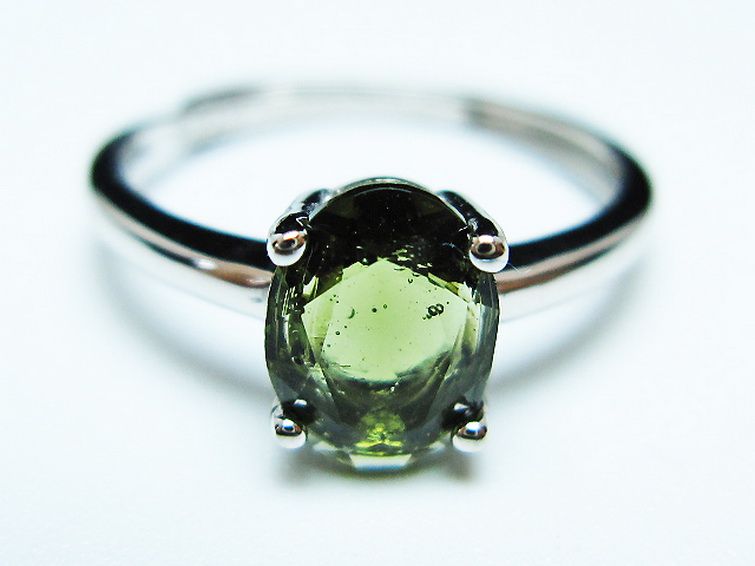 モルダバイト 指輪 (13号)石サイズ約8mm×6mm[T526-1331] 1枚目