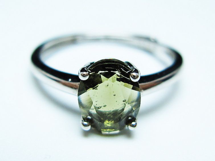 モルダバイト 指輪 (13号)石サイズ約8mm×6mm[T526-1332] 1枚目