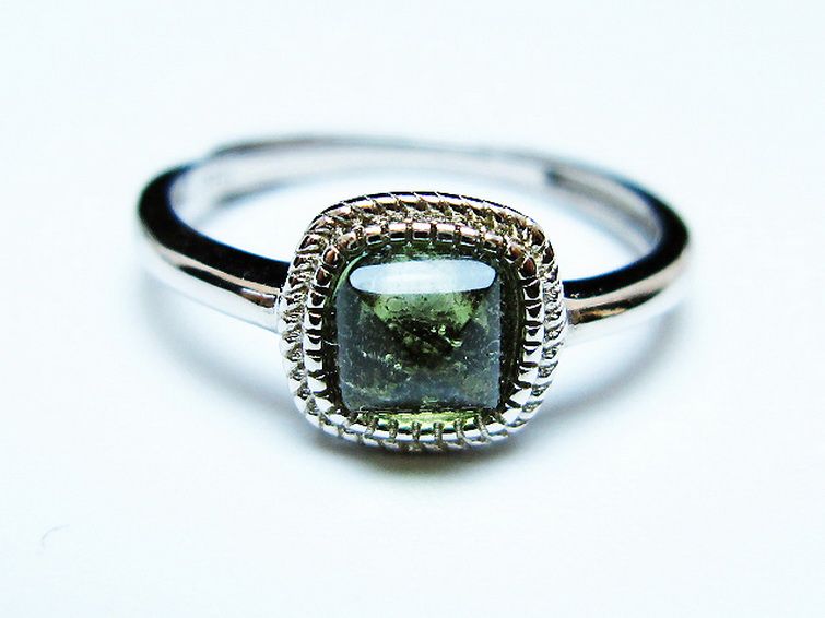 モルダバイト 指輪 (13号) [t526-1357] 1枚目