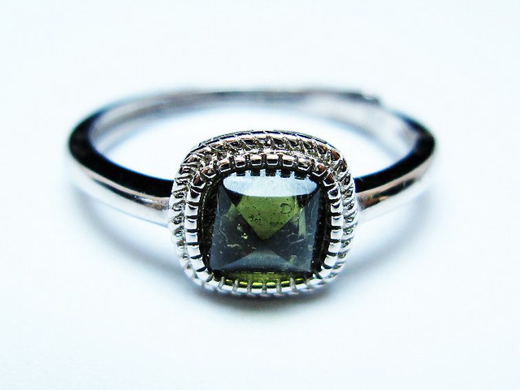 モルダバイト 指輪 (13号) [t526-1367]