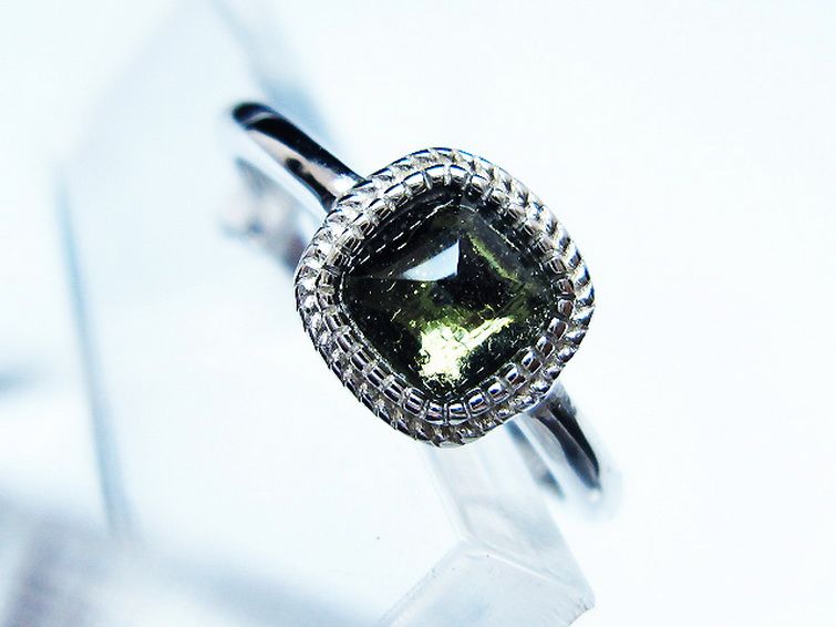 モルダバイト 指輪 (13号) [t526-1367]