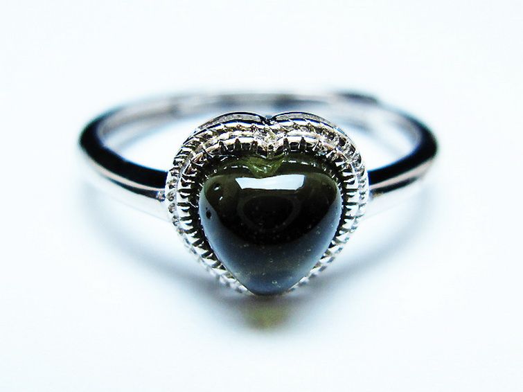 モルダバイト ハート 指輪 (13号) [t526-1376] 1枚目