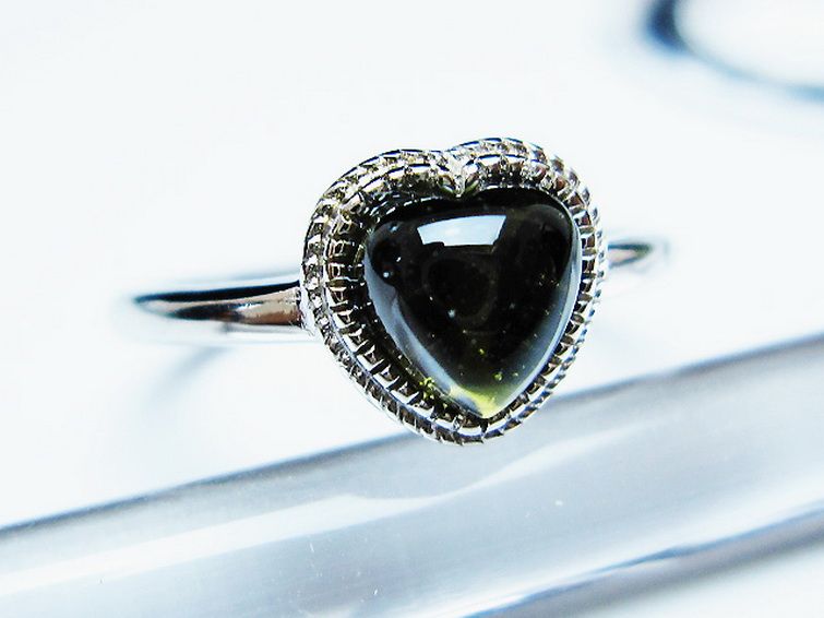 モルダバイト ハート 指輪 (13号) [t526-1376] 3枚目