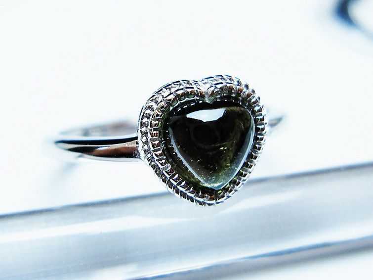 モルダバイト ハート 指輪 (12号) [t526-1381] 3枚目