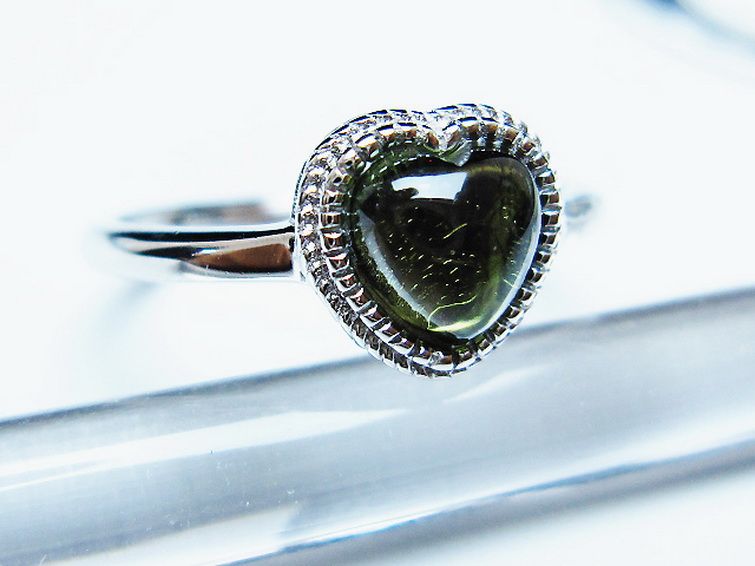 モルダバイト ハート 指輪 (12号) [t526-1384] 3枚目