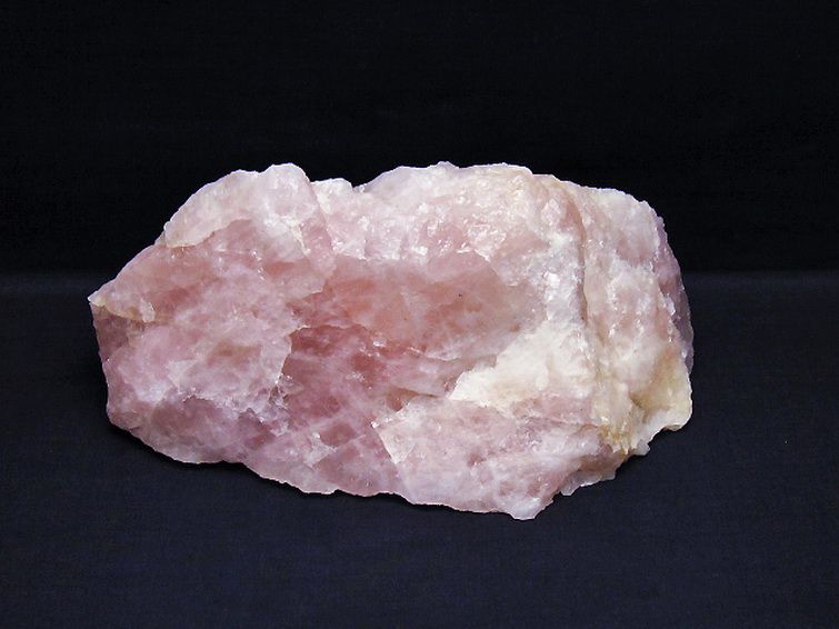 2.7Kg ローズクォーツ 原石[T568-4426] 1枚目