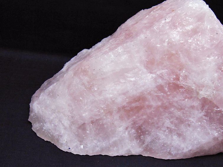 2.4Kg ローズクォーツ 原石[t568-4428]
