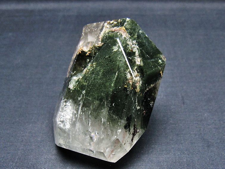グリーンファントム 原石 [t577-4855] 1枚目