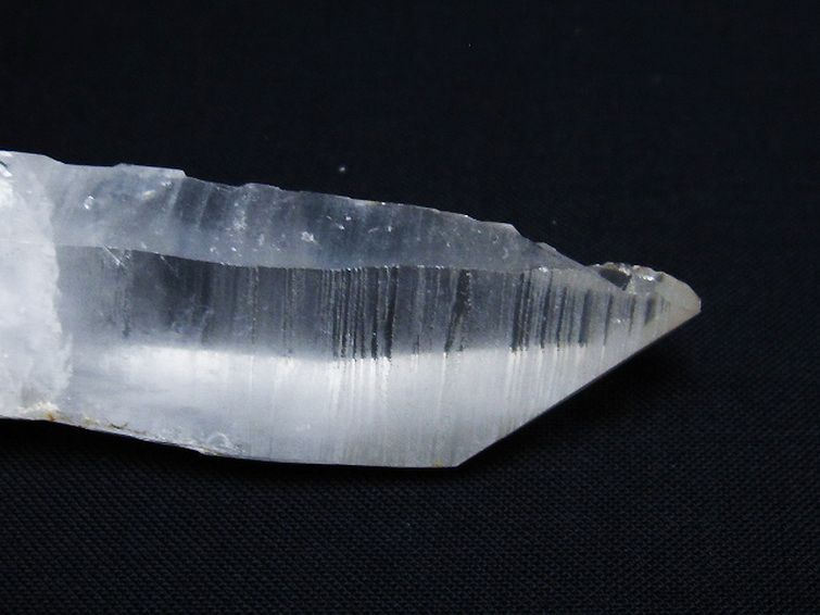 ヒマラヤ水晶 六角柱[T579-3772] 3枚目