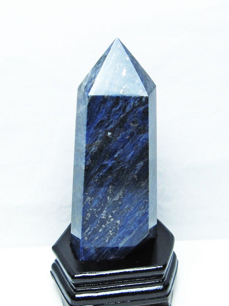 1.6Kg ソーダライト 六角柱 [t581-5808] 1枚目