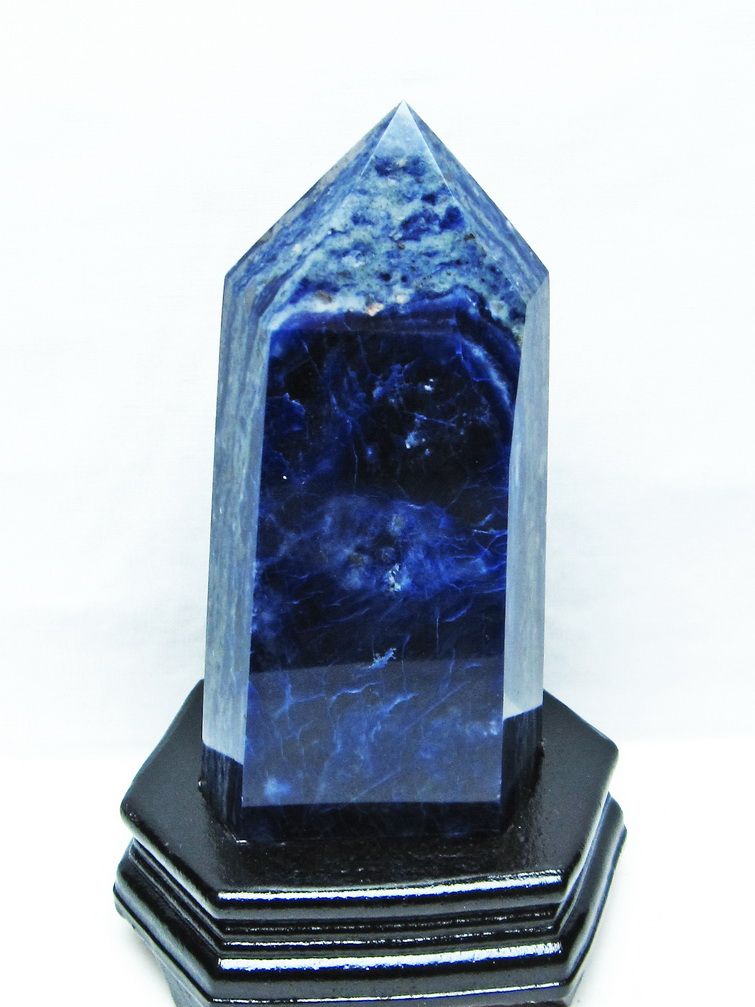 1.6Kg ソーダライト 六角柱 [t581-5812] 1枚目