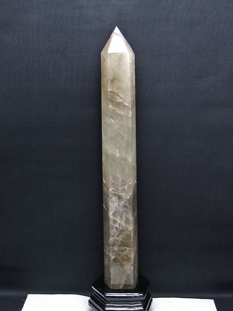 1.5Kg ライトニング水晶 六角柱 [t581-6012] 1枚目