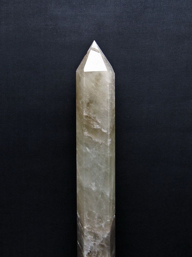 1.5Kg ライトニング水晶 六角柱 [t581-6012] 2枚目