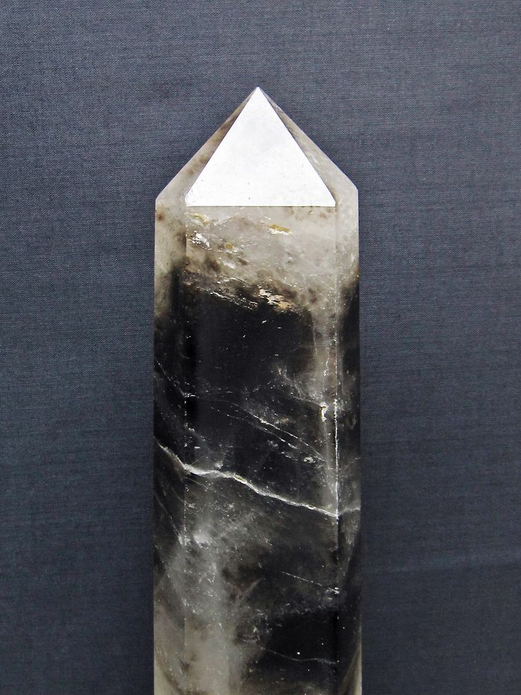 1.9Kg ライトニング水晶 六角柱[T581-6105] 2枚目