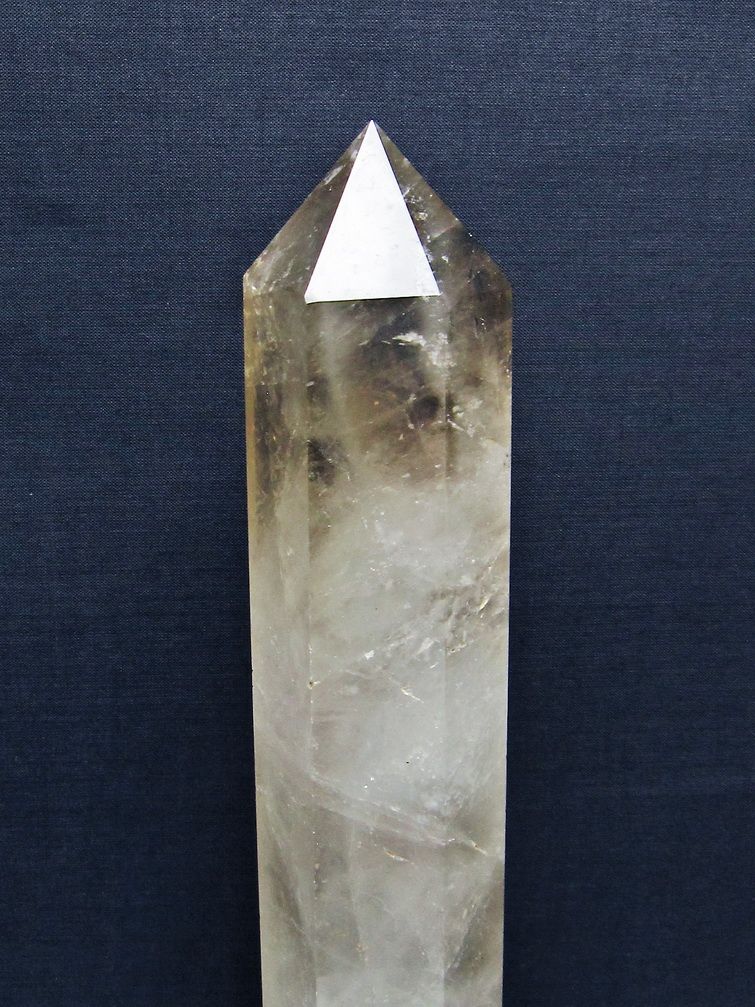 1.1Kg ライトニング水晶 六角柱[T581-6108] 2枚目