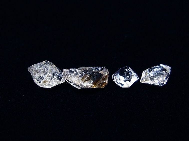オイルクォーツ （石油入り 水晶） パキスタン産 [t596-3806] 2枚目