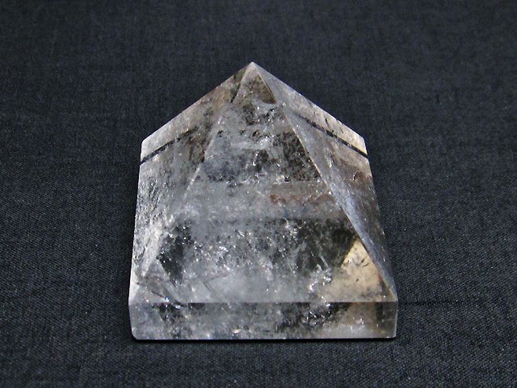 ヒマラヤ水晶ピラミッド[T600-2170] 1枚目