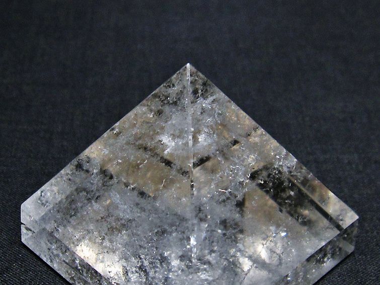 ヒマラヤ水晶ピラミッド[T600-2170] 3枚目