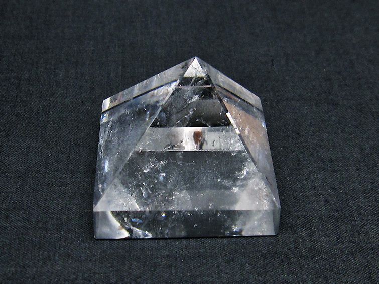 ヒマラヤ水晶ピラミッド[T600-2179] 1枚目