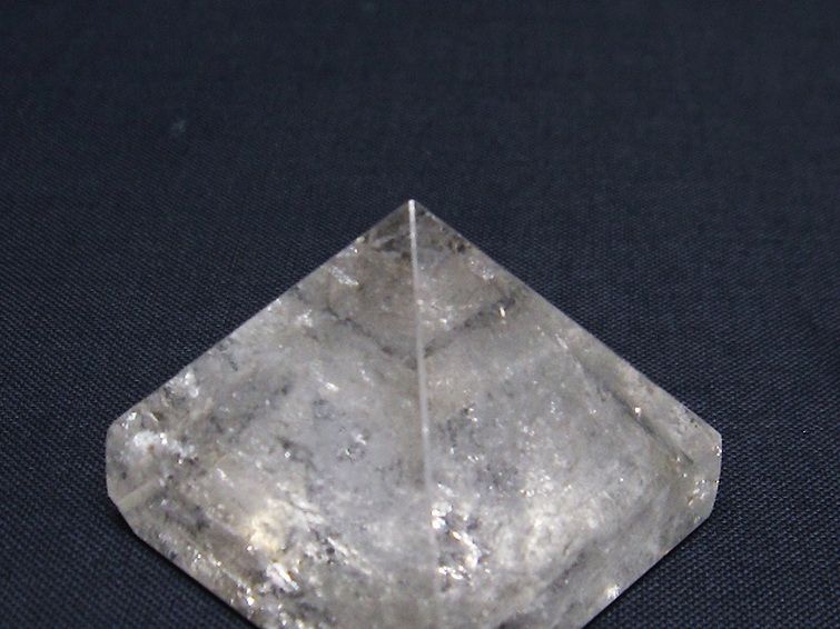 ヒマラヤ水晶ピラミッド[T600-2209] 3枚目
