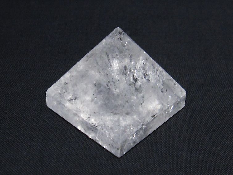 ヒマラヤ水晶ピラミッド[T600-2299] 2枚目