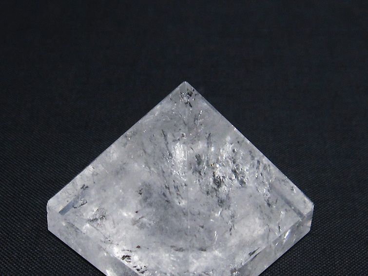 ヒマラヤ水晶ピラミッド[T600-2299] 3枚目