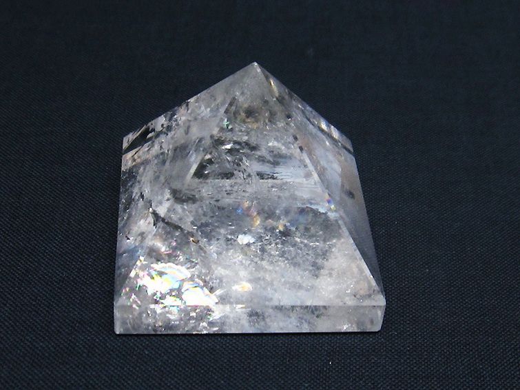 ヒマラヤ水晶ピラミッド[T600-2323] 1枚目