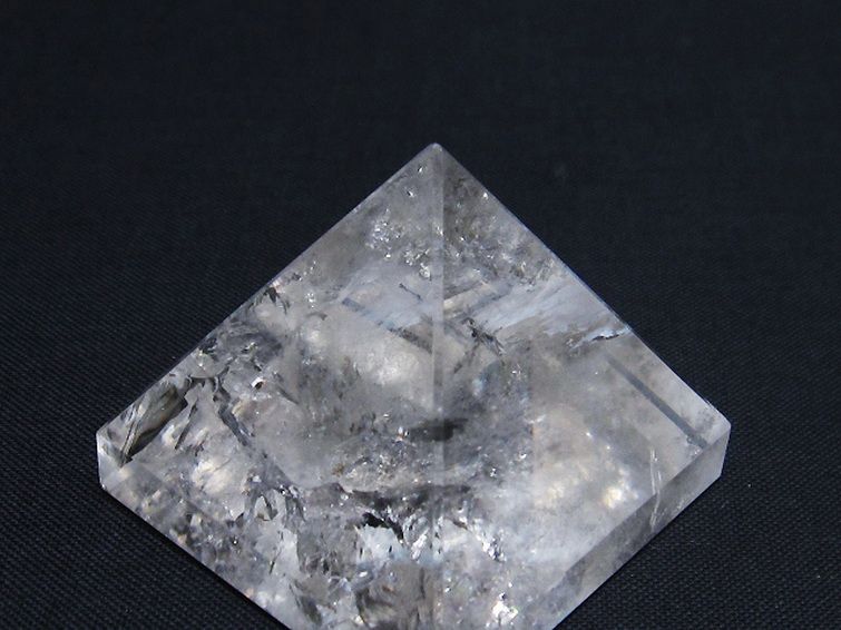 ヒマラヤ水晶ピラミッド[T600-2323] 3枚目