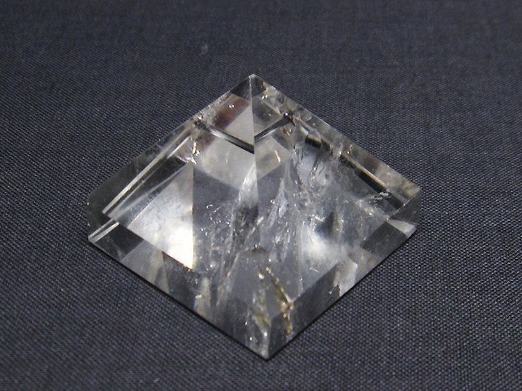 ヒマラヤ水晶ピラミッド[T600-2373] 2枚目