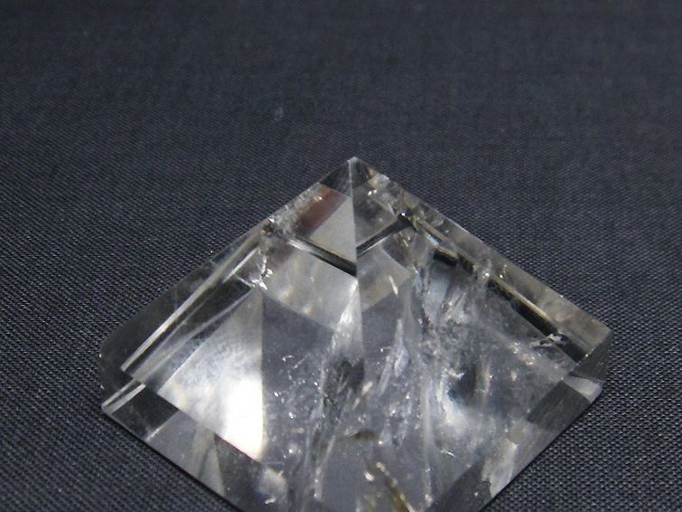 ヒマラヤ水晶ピラミッド[T600-2373] 3枚目