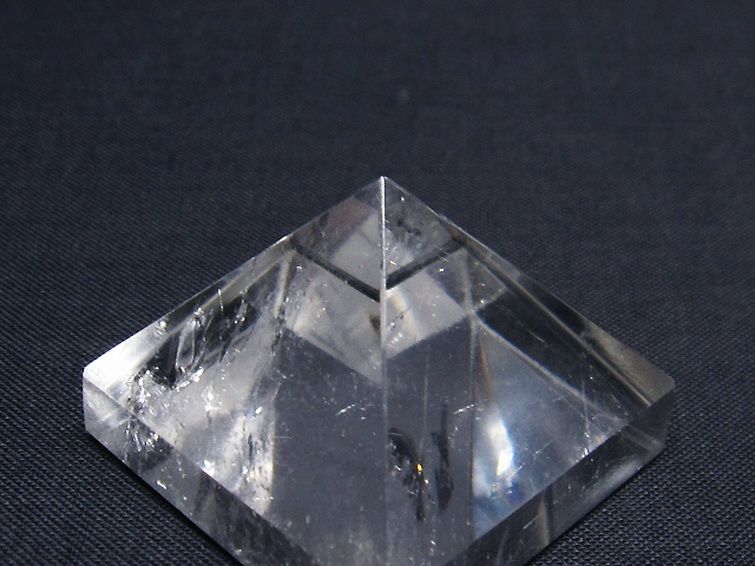 ヒマラヤ水晶ピラミッド [t600-2376] 3枚目