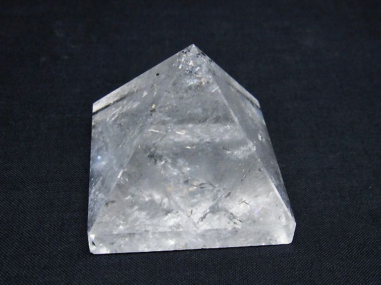 ヒマラヤ水晶ピラミッド[T600-2421] 1枚目