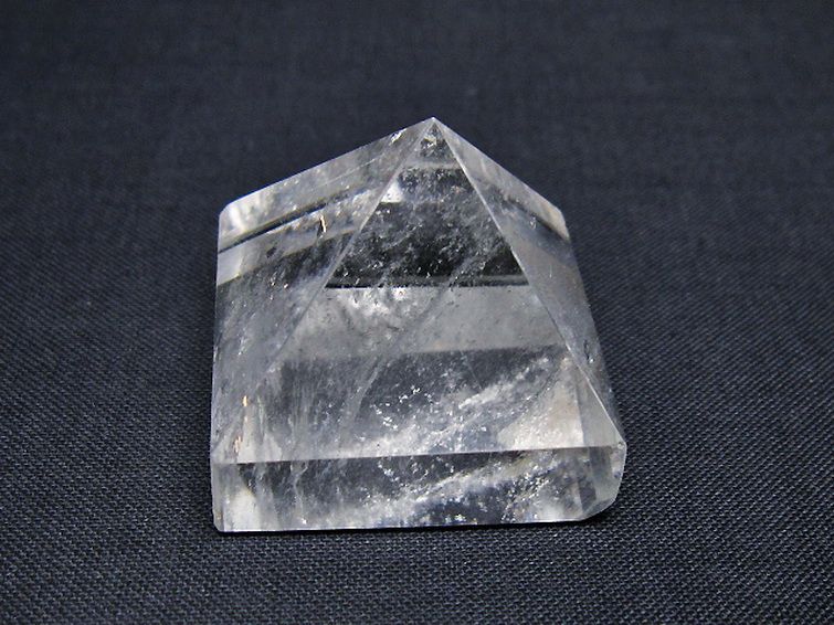 ヒマラヤ水晶ピラミッド[T600-2526] 1枚目