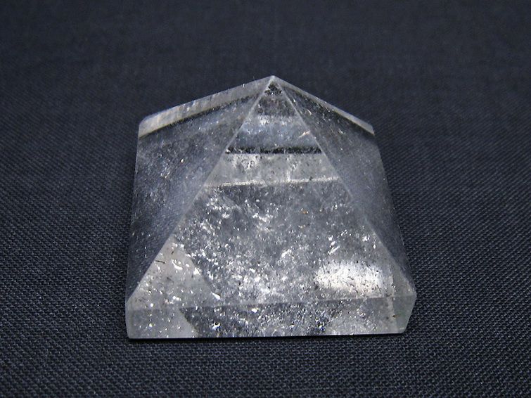 ヒマラヤ水晶ピラミッド[T600-2532] 1枚目