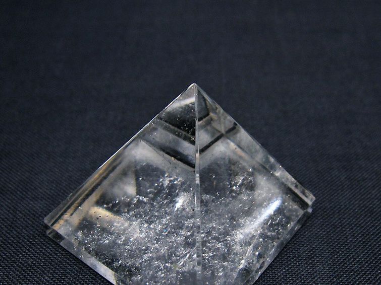 ヒマラヤ水晶ピラミッド[T600-2547] 3枚目