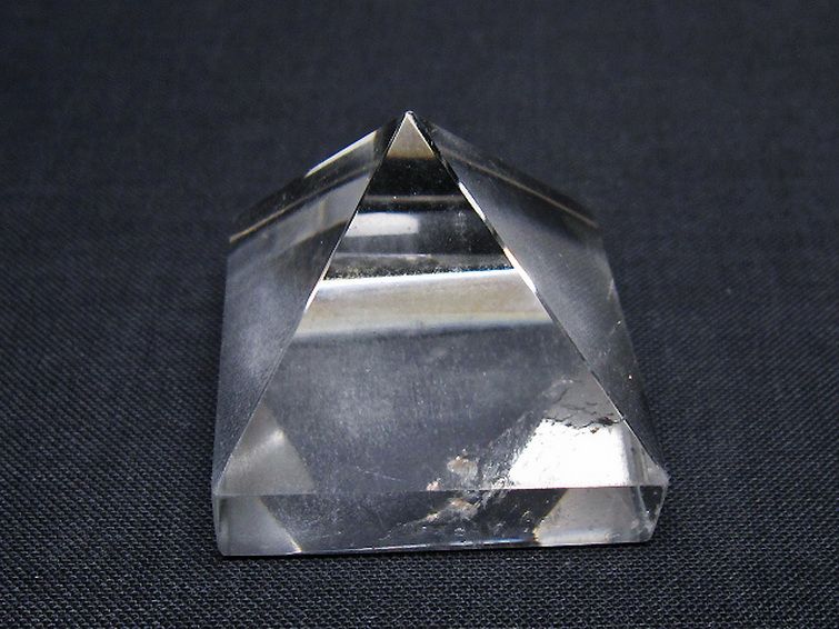 ヒマラヤ水晶ピラミッド[T600-2566] 1枚目