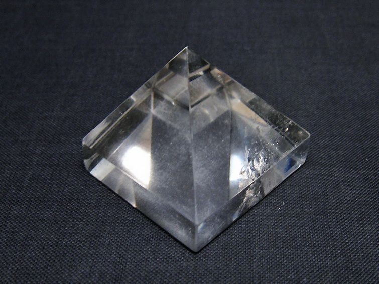 ヒマラヤ水晶ピラミッド[T600-2566] 2枚目