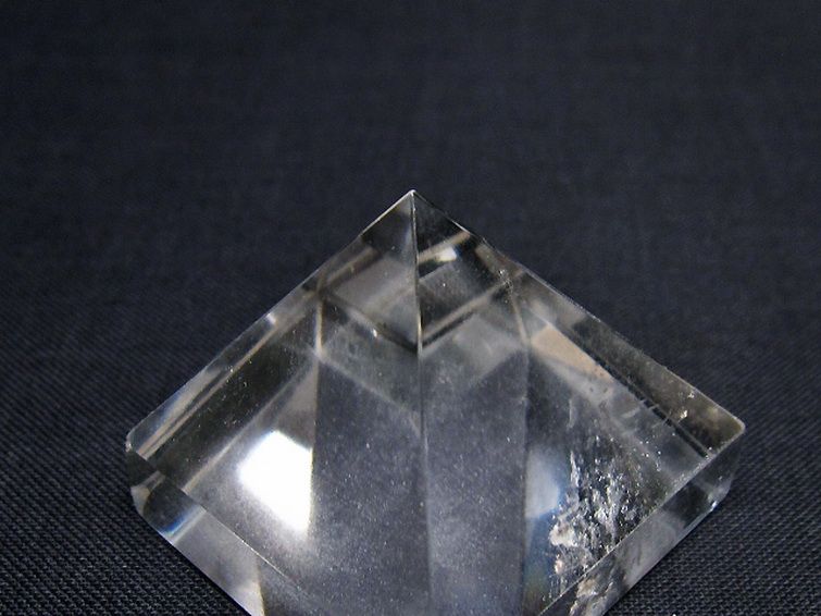 ヒマラヤ水晶ピラミッド[T600-2566] 3枚目